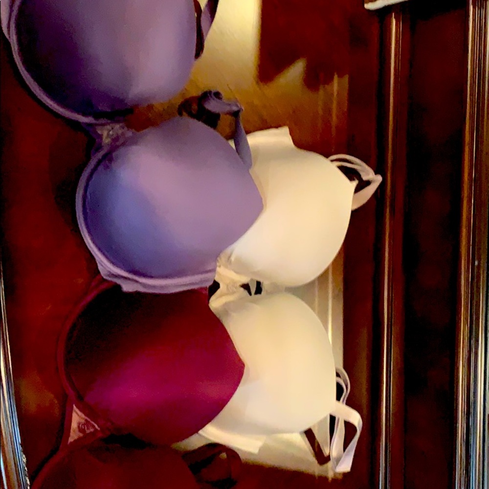 Lot of 3 Fabulous by Victoria Secret bras. 34DD